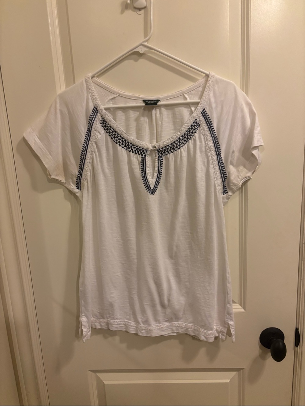Eddie Bauer White Blue Embroidered Cotton Peasant Blouse Women’s M Boho